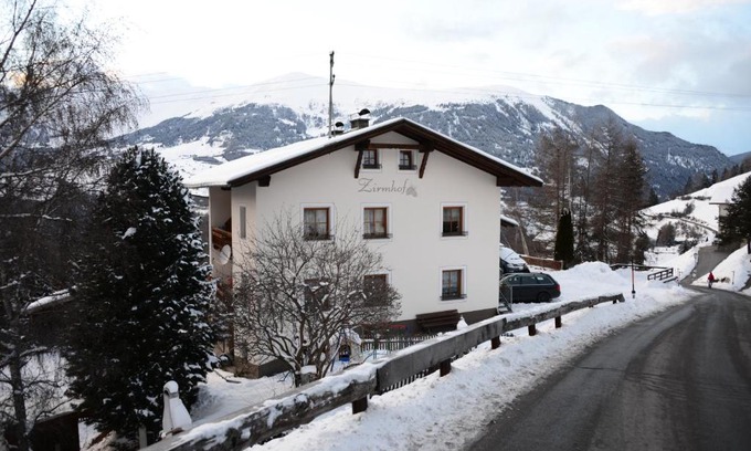 Fendels Apartamento | Bio-Bauernhof Zirmhof