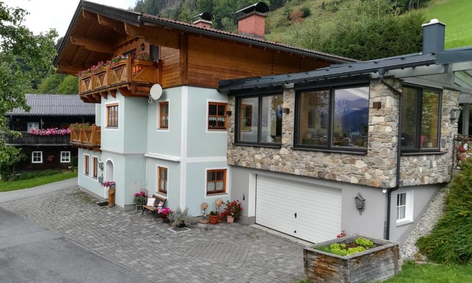 Goldegg Apartamento | Biobergbauernhof Bergzeit Apartment in Goldegg