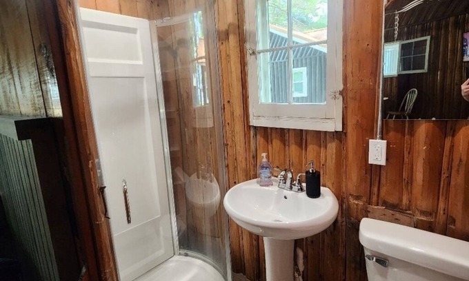 East Tawas Cabina | Birch Cabin
