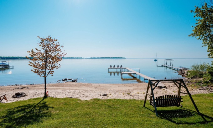 Northport Cabaña | Birch Harbor, Lakefront Cottage - Northport, Michigan