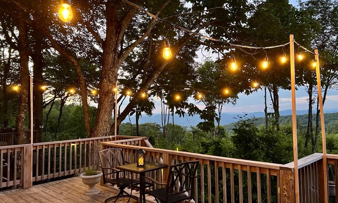 Beech Mountain Casa | Birchwood Chalet!! Amazing views, across from resort, ski, bike, hiking nearby