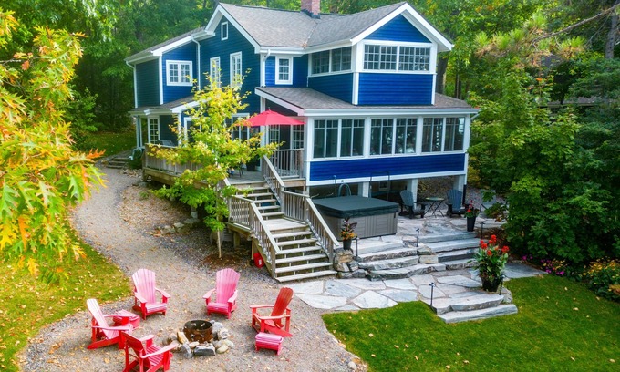 Bala Cabaña | Birchwood in Bala - Stroll to Town from Your Lake Muskoka Retreat!