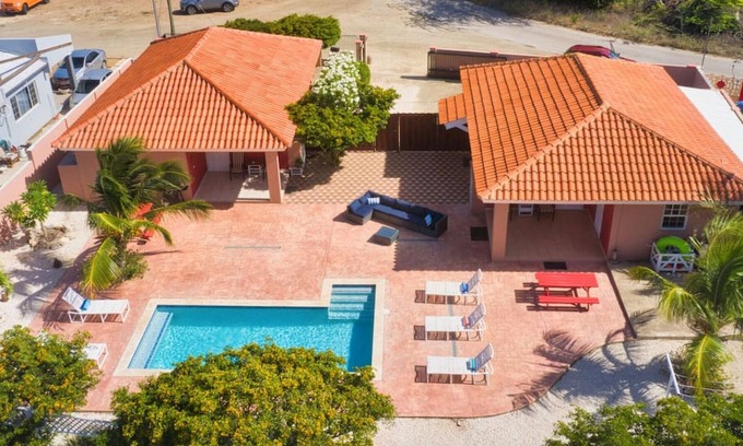 Washington Villa | Birds Nest Villa · Stunning Villa 8 Guests Pool Near Eagle Beach