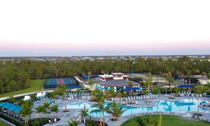 Venice Condominio | Birdseye view in your top fl Country club lifestyle with Golf & resort style🔥🌴🏌️💦