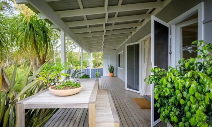 Macmasters Beach Casa | "Birdsong Cottage" Stroll to Macmasters Beach