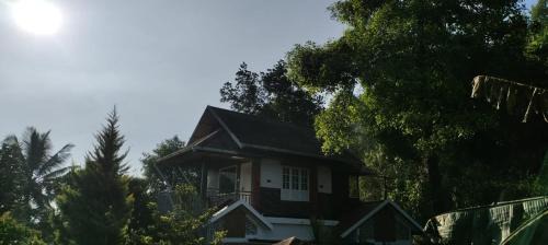 Devikolam Villa | Birdsparadiseirumpupalam