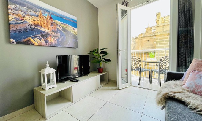 Birgu Apartamento | Birgu 2BR Comfort By Holihomes