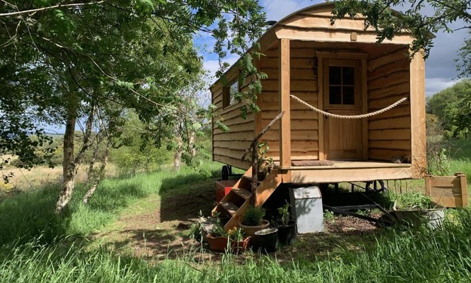 Dornoch Otro | Birkenshaw - Beautiful Shepherd’s Hut in the Highlands.