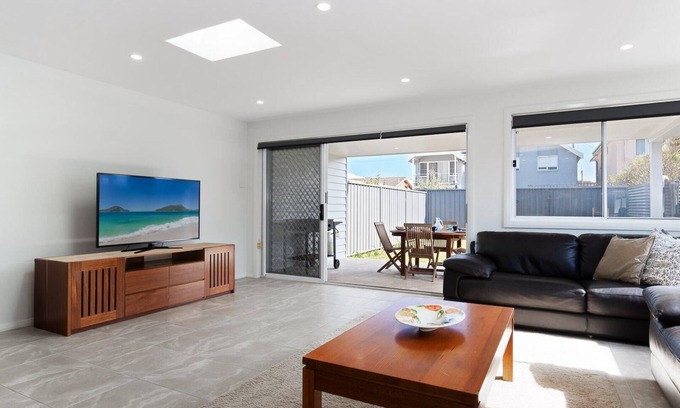 Anna Bay Casa | 'Birubi Breezes', 2/7 Fitzroy St - Duplex grande con aire acondicionado, WIFI y a solo 5 minutos a pie de la playa