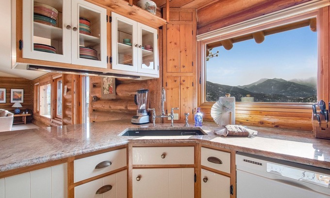 Estes Park Casa | Bishops --ev#3584 4 Bedroom Home by RedAwning