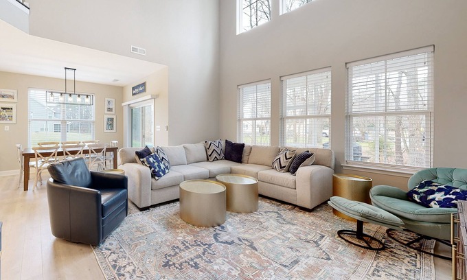 Millville Casa | Bishops Landing townhome with screened porch, patio, on-site pool & tennis