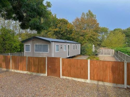Irstead Casa | Bishy Barnabee, Waxham, nr Sea Palling, Dog friendly, Private path to the beach