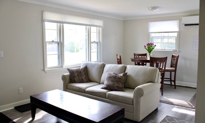 Historic Old Town Casa | Bissell's Hideaway in the Heart of old town Niagara on the lake