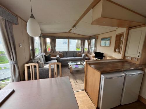 Great Yarmouth Complejo | Bittern 8, Scratby - California Cliffs, Parkdean, sleeps 8, free Wi-Fi, bed linen and towels included, pet friendly - 2 minutes from the beach!