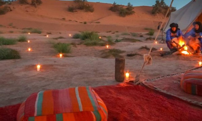M'Hamid El Ghizlane Alquiler De RV | Bivouac les Hommes Bleus exclusive camp