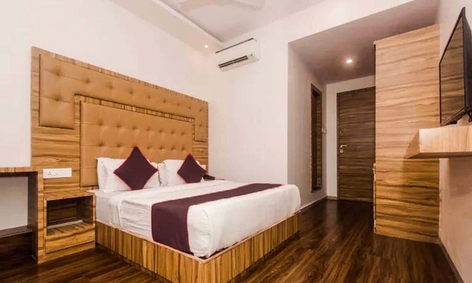 Kalina Hotel | BKC Grand