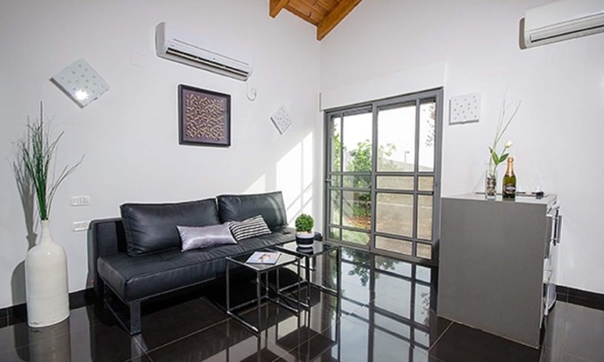 Had Nes Apartamento | Black and White Holiday