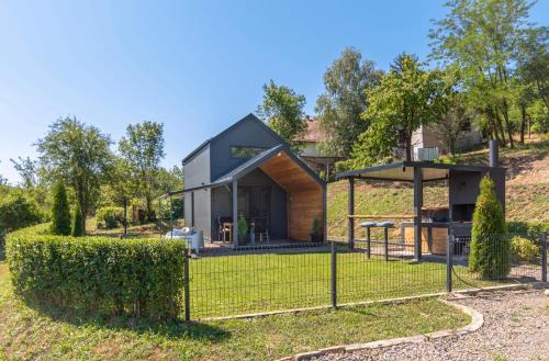 Vrdnik Casa | Black Emerald - Vrdnik