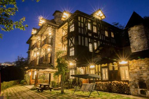 Ren'ai Casa | Black Forest Manor