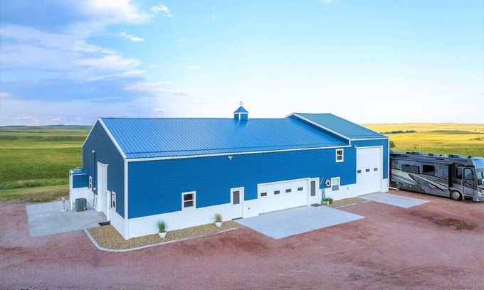Hermosa Casa | Black Hills Barndo, Game Room, Hot Tub