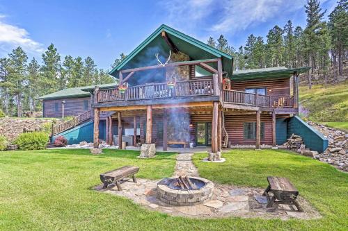 Custer Casa | Black Hills Cabin Hot Tub, Fishing Pond and Deck