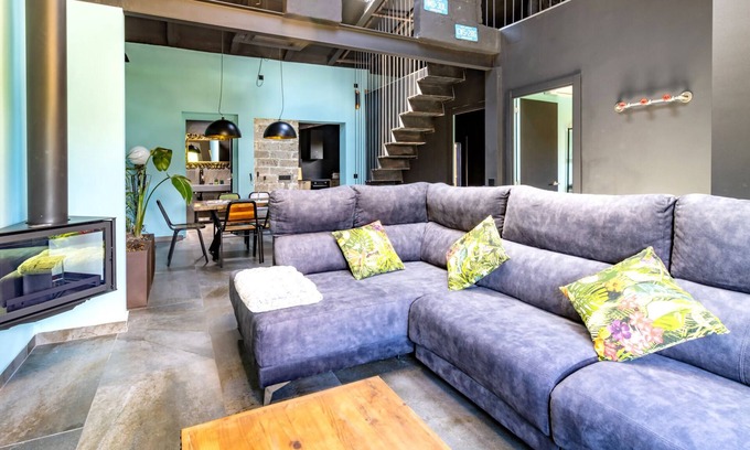 Olot Casa | Black House- Sorprendente casa estilo industrial
