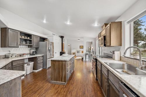 McCall Casa | Black Moose - Pet friendly - Trailer parking - Wood stove - Single level