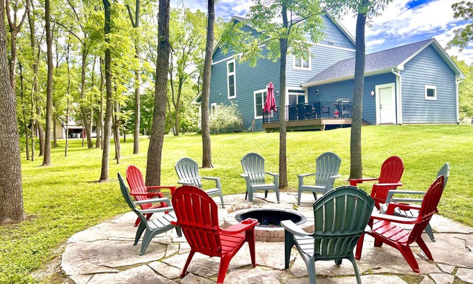 Zenda Casa | Black Point House, 4bd, Scenic Views, Deck, BBQ, Sleeps 10