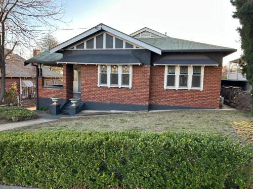 Cowra Casa | Black Range Cottage Cowra