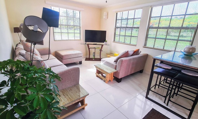 Black Rock Casa | Black Rock Garden Cottage, Full Kitchen, Smart TV, A/C, Paradise Beach 3 km