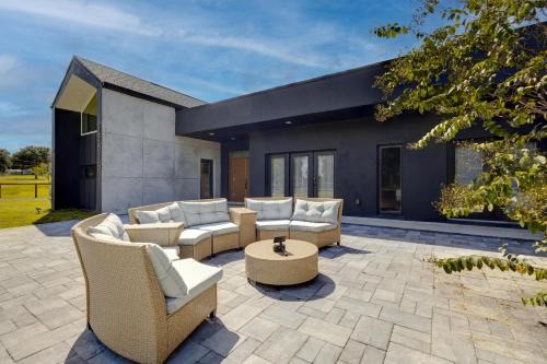 Clermont Casa | Black Sheep Hideaway Modern Countryside Serenity