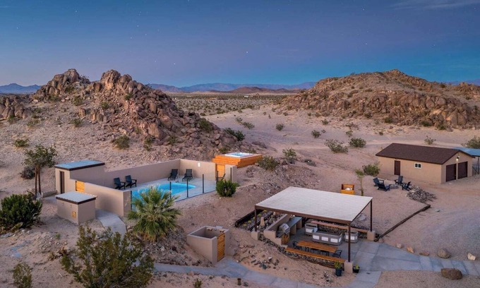Wonder Valley Casa | Black Star Oasis | Pool, Boulders & 15 Acres 💫