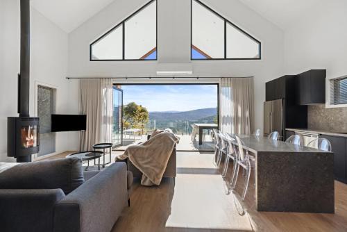 Merrijig Casa | Black Tusk - Merrijig - Sleeps 8