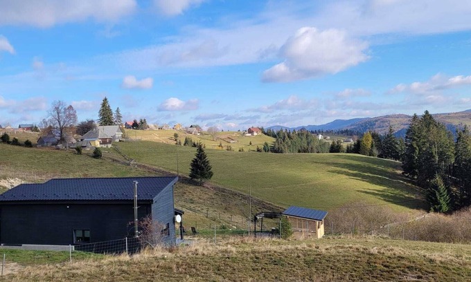 Marisel Cabina | Black wood Cabin near to ski resort with fantastic mountain view