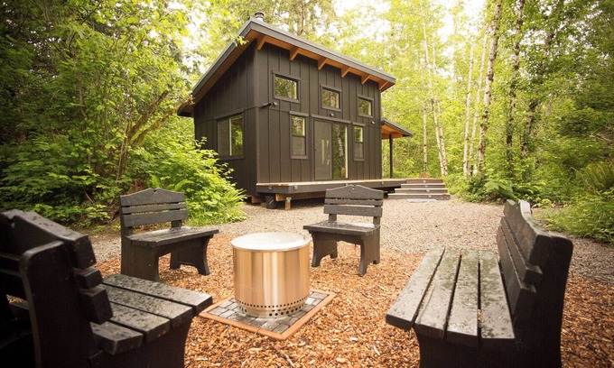 Gold Bar Cabina | Blackberry Hollow ~ Luxury Off-Grid Glamping Near Gold Bar, WA
