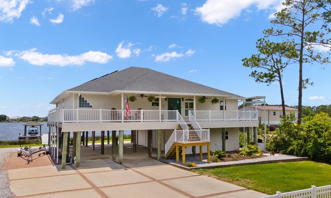 Harold Casa | Blackwater Retreat - Get away from it all at Southern Sol!