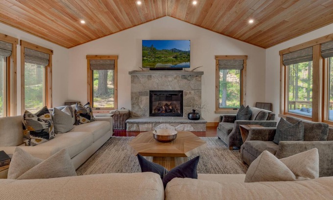 Tahoe Pines Casa | Blackwood Creek Chalet - TLUXP