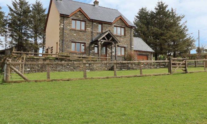 Builth Wells Cabaña | Blaen Henllan, POZOS DE CONSTRUCCIÓN