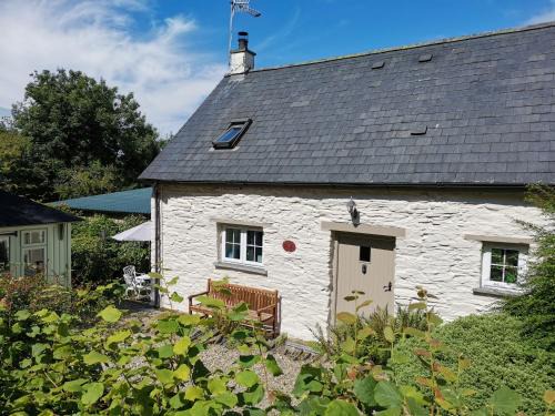 Newcastle Emlyn Casa | Blaenfforest Granary Newcastle Emlyn