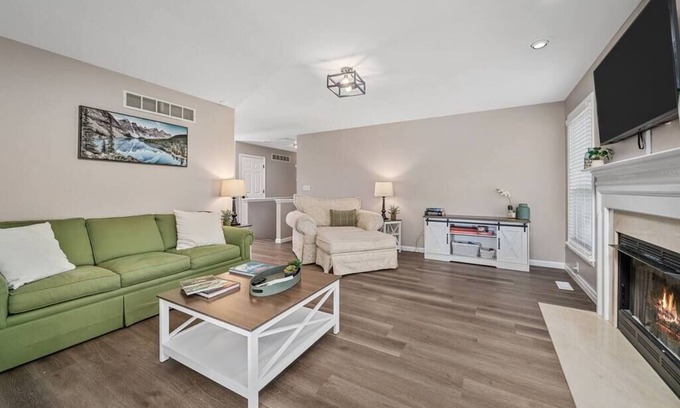St. Charles Casa | Blair's House in St. Charles - Long Stays Welcome