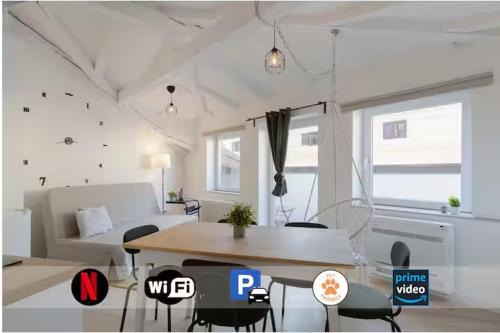 Barriera Vecchia-San Giacomo Apartamento | Blake, attico centrale con parcheggio a Trieste