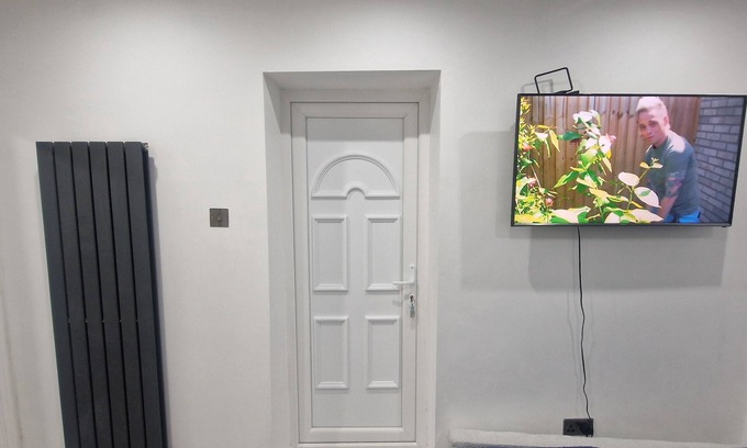 South Hornchurch Casa | Blake Rainham Homestay