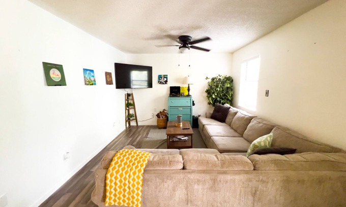 Nichols Apartamento | Blast From The Past- Retro BnB🕺🏽📼