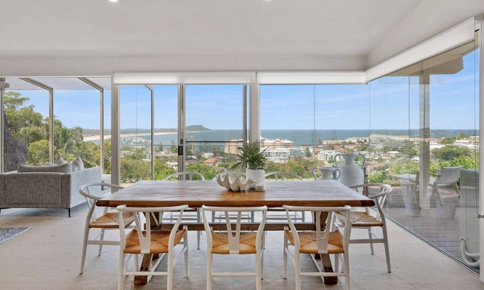 Terrigal Casa | “Blending Style & Luxury” – Ocean views and close to beach