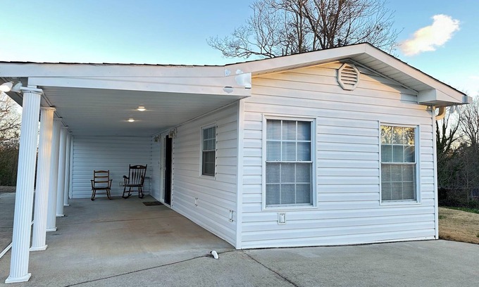 Spartanburg Casa | Blessed Haven - king bed guest house