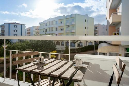 Gambelas Apartamento | BLife Allya private rooms