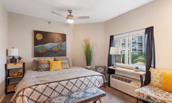 West Des Moines Apartamento | Blissful Eclectic Studio w/Amenities, WiFi in terrific West Des Moines