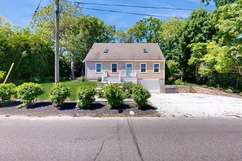 Oak Bluffs Casa | Blissful Island Haven