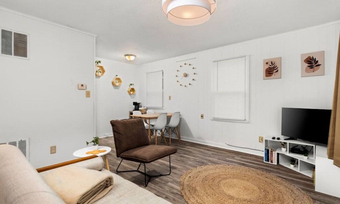 Peoria Casa | BLISSFULL BOHO COTTAGE - 2BD near the Heights