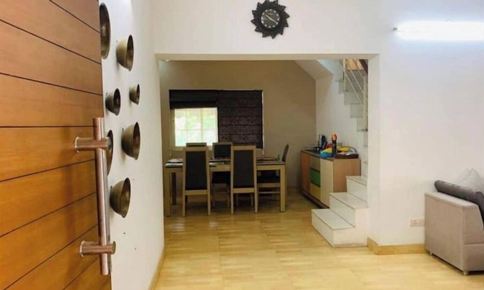 Sainik Farm Apartamento | Blissville